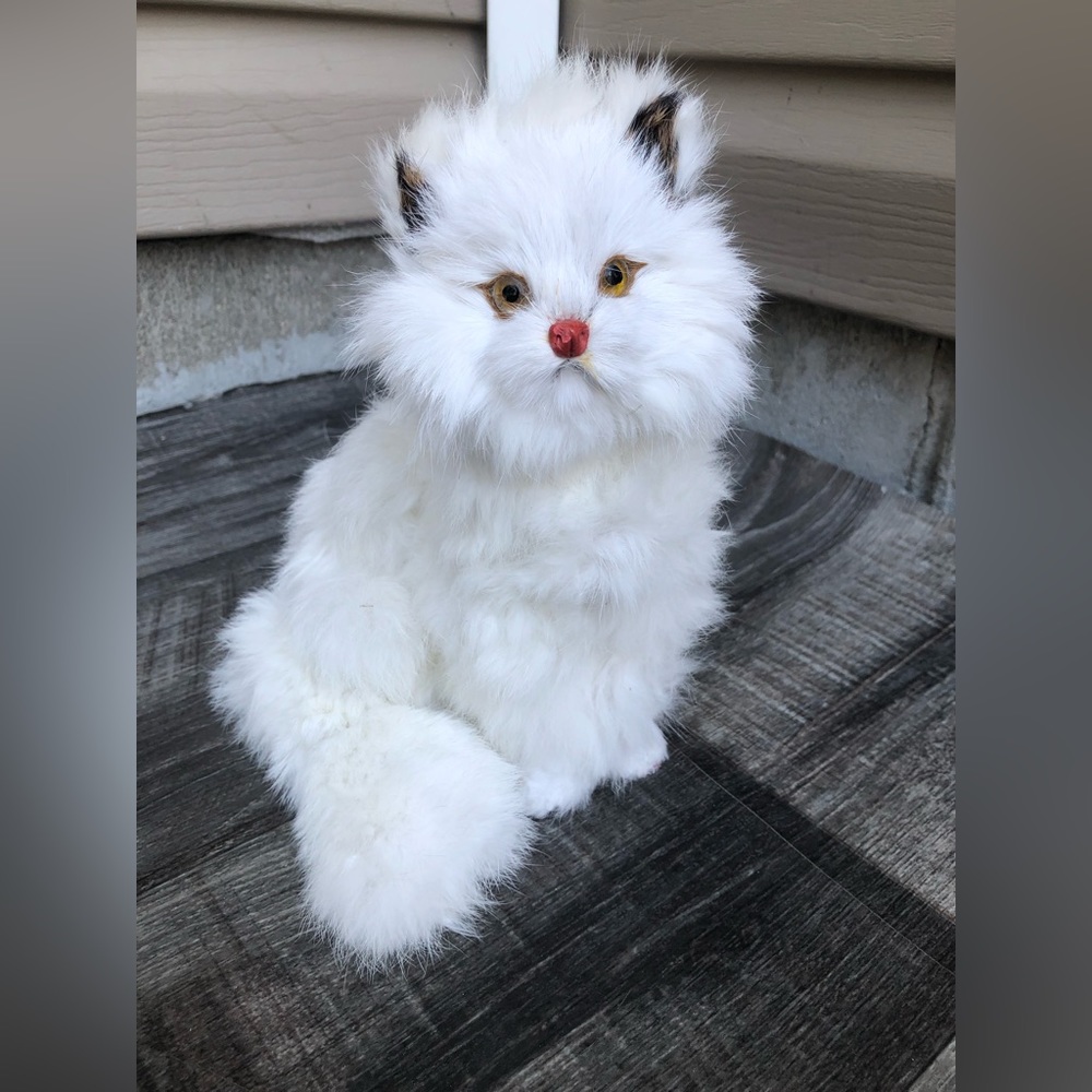 Lifelike Realistic Furry Simulation Kitten Figurine Realistic Kitten Deco
